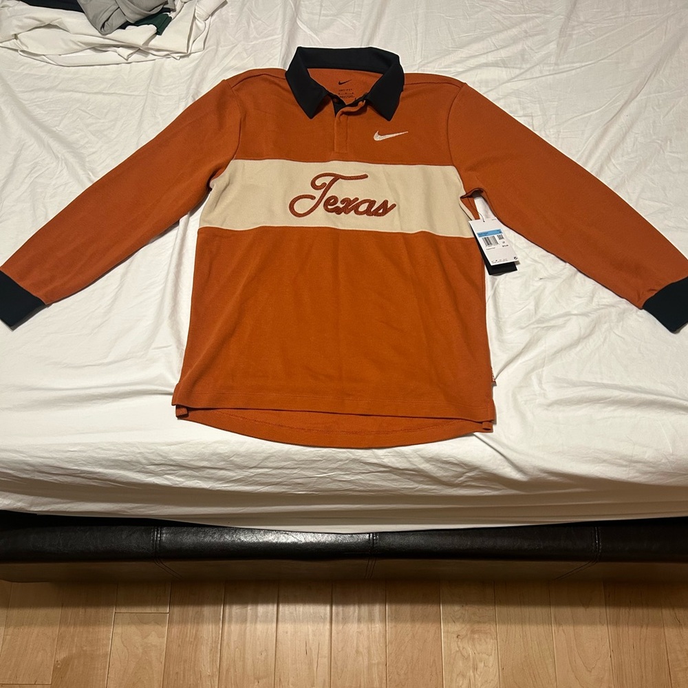 Men’s Texas University Button Shirt BNWT. Medium